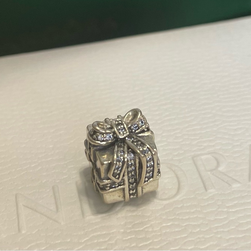 Authentic Pandora All Wrapped Up Charm VINTAGE RARE RETIRED